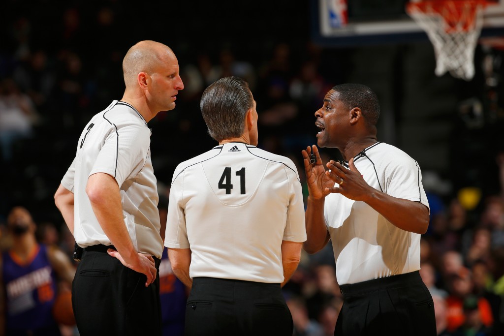 How to be a college basketball referee