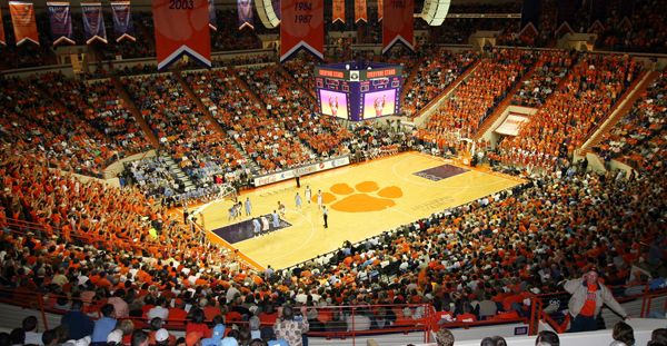 How big is duke basketball arena